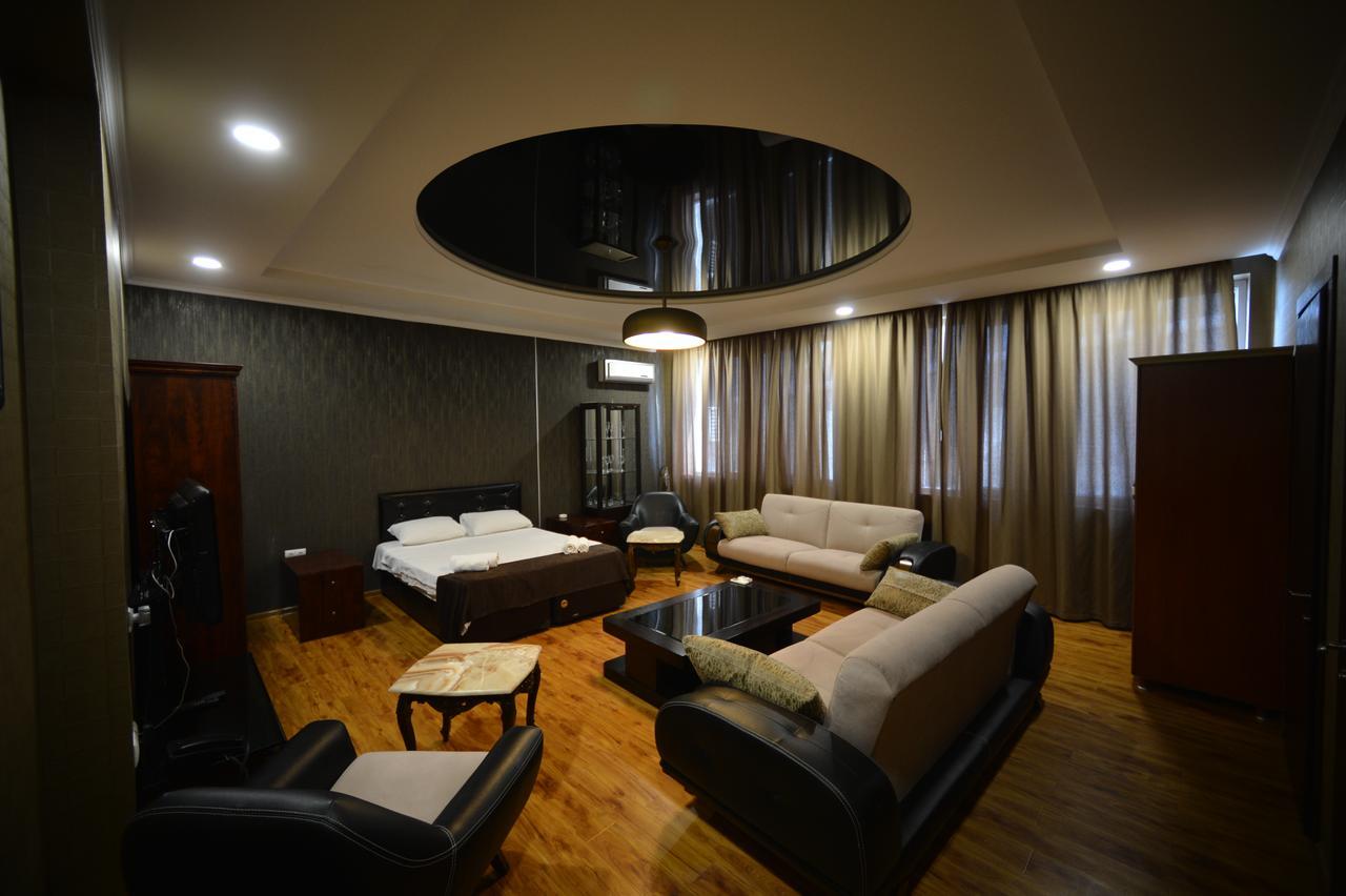 Green Hotel Batumi Eksteriør billede