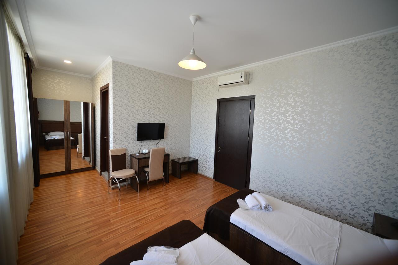 Green Hotel Batumi Eksteriør billede