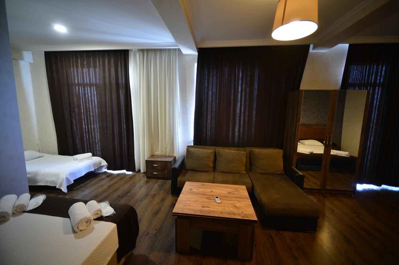 Green Hotel Batumi Eksteriør billede